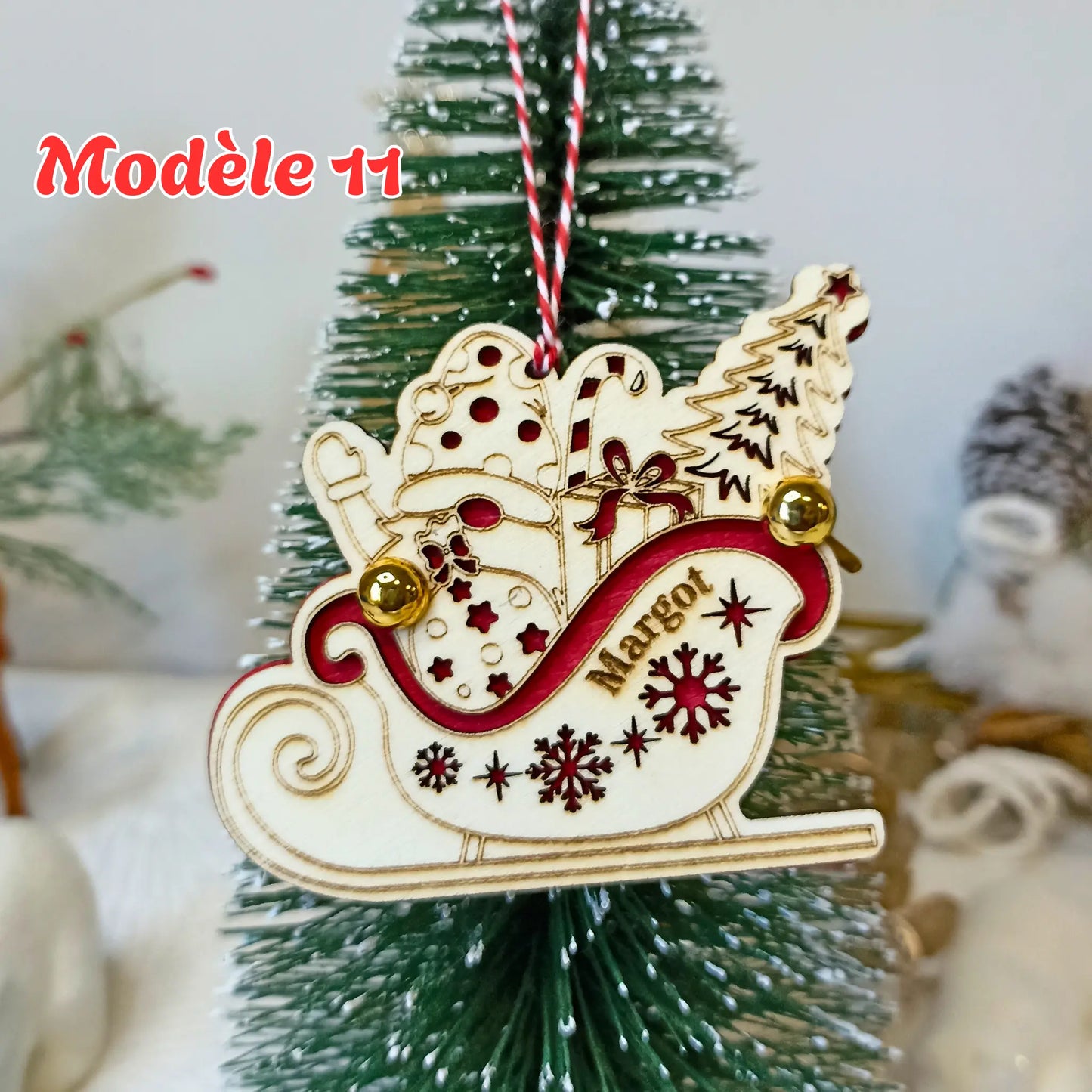 Gnome de Noël en bois gravé – Décoration sapin personnalisable