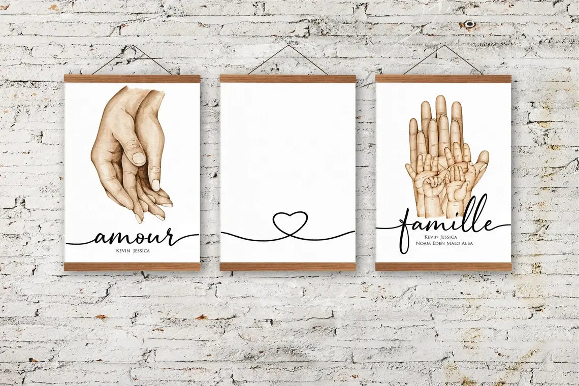 Trois affiches personnalisées en format A4, avec la possibilité de choisir la couleur de peau et le texte, pour offrir un cadeau qui met en avant l'unité familiale. Un cadeau original fabriqué en France.