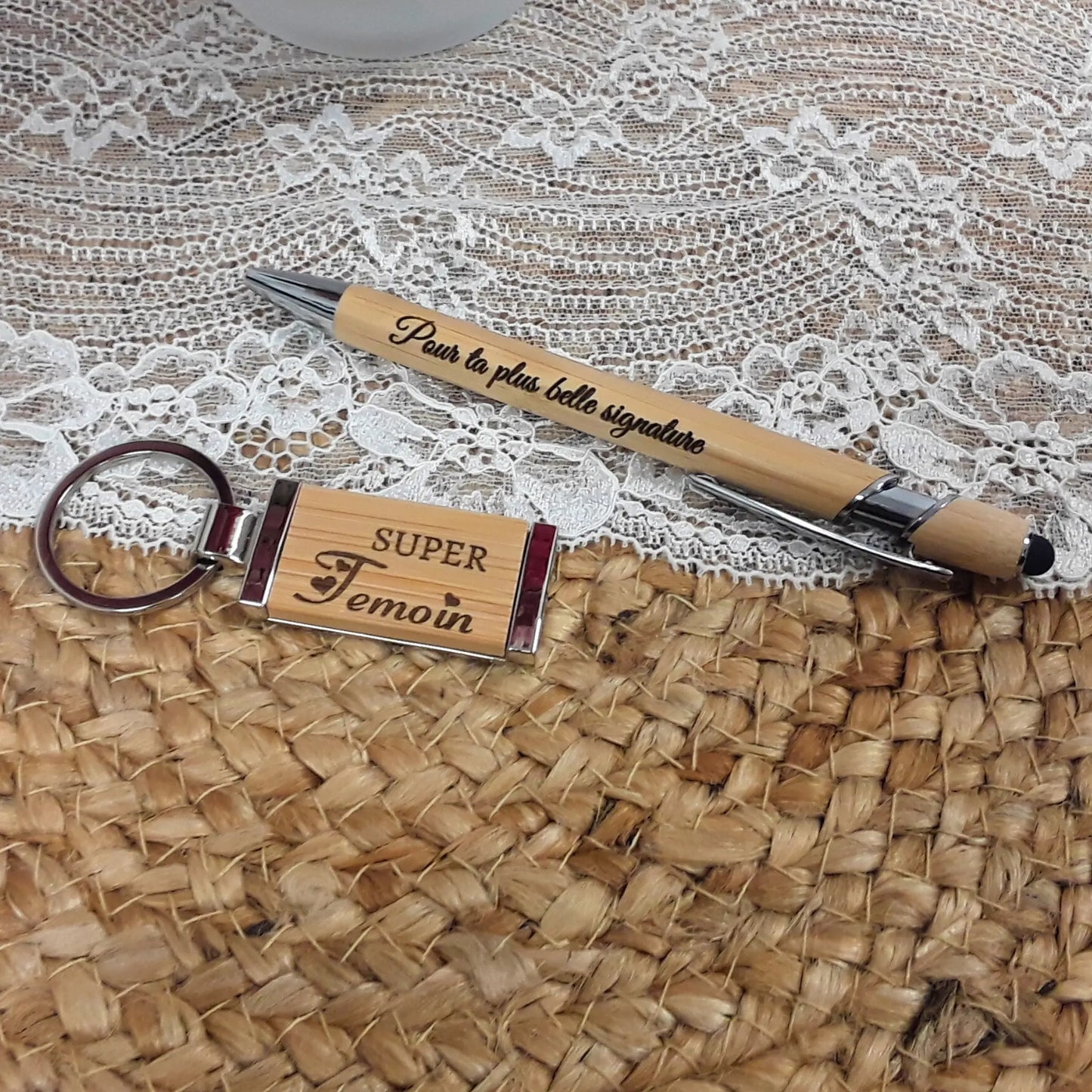 Coffret artisanal personnalisé conçu avec soin dans notre atelier en France.