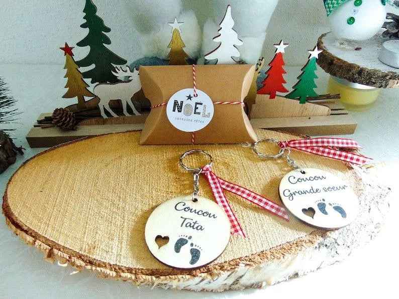 Porte-clés en Bois Gravé - Idée Annonce de Grossesse à Noël - Gravure Laser - Cadeau Personnalisé - Fabriqué en France