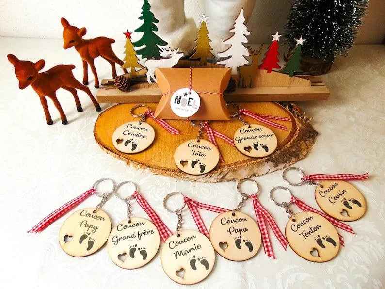 Porte-clés en Bois Gravé - Idée Annonce de Grossesse à Noël - Gravure Laser - Cadeau Personnalisé - Fabriqué en France