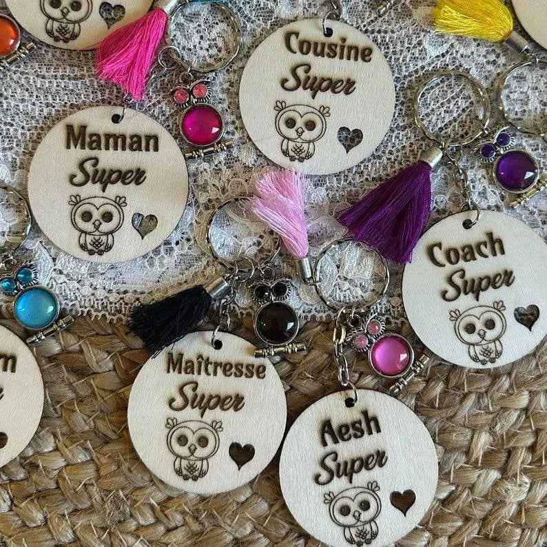 Personalized key ring, free gift bag, grandma gift, grandparent gift, engraved wood, owl charm, pearl, pompom, French