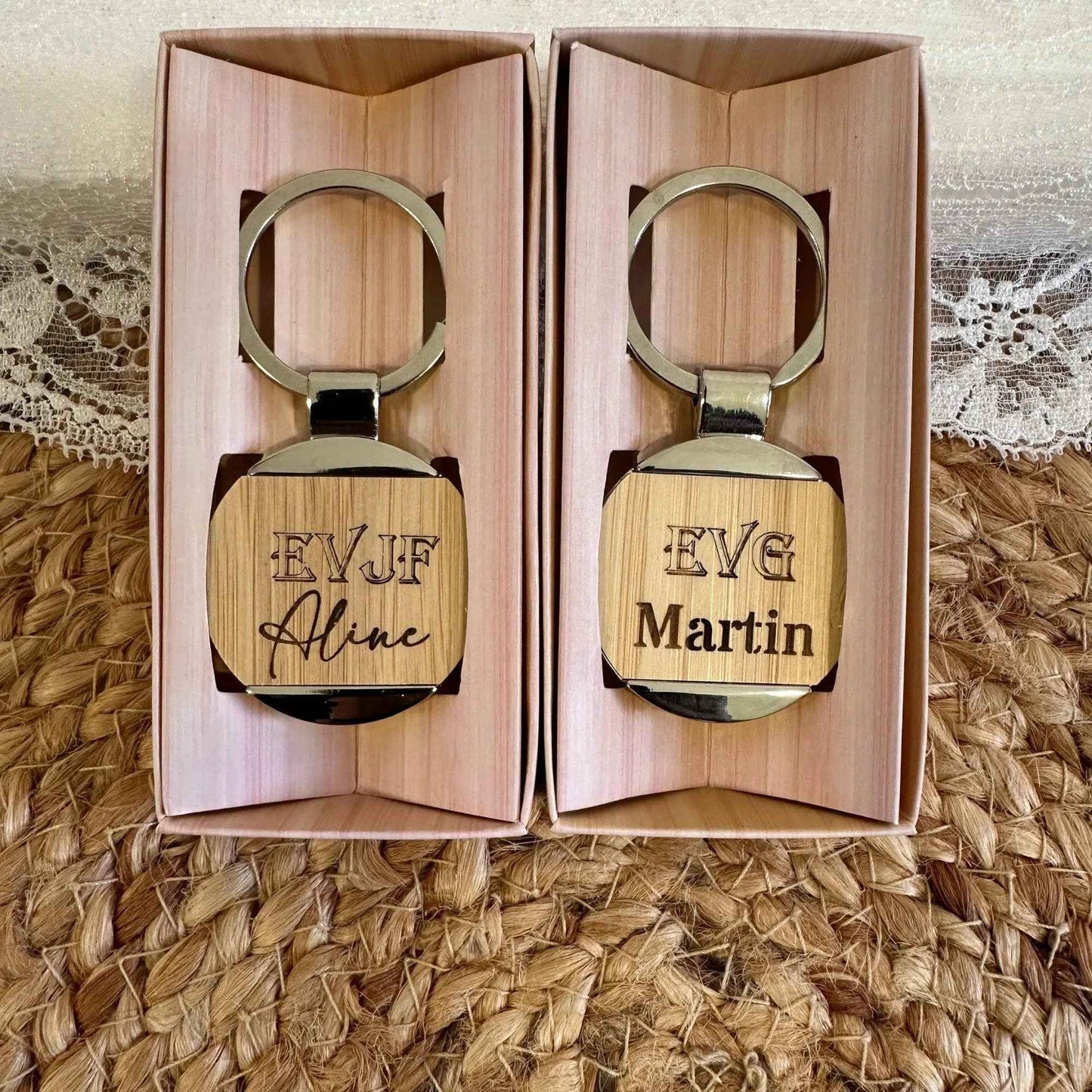 Porte-clés Personnalisés en Bois - Fabriqué en France - Evjf, Evg, Mariage - Cadeau témoin - Cadeaux Personnalisés Invités - Gravure - Clefs