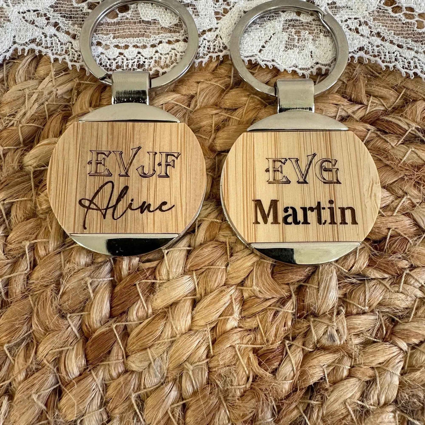 Porte-clés Personnalisés en Bois - Fabriqué en France - Evjf, Evg, Mariage - Cadeau témoin - Cadeaux Personnalisés Invités - Gravure - Clefs
