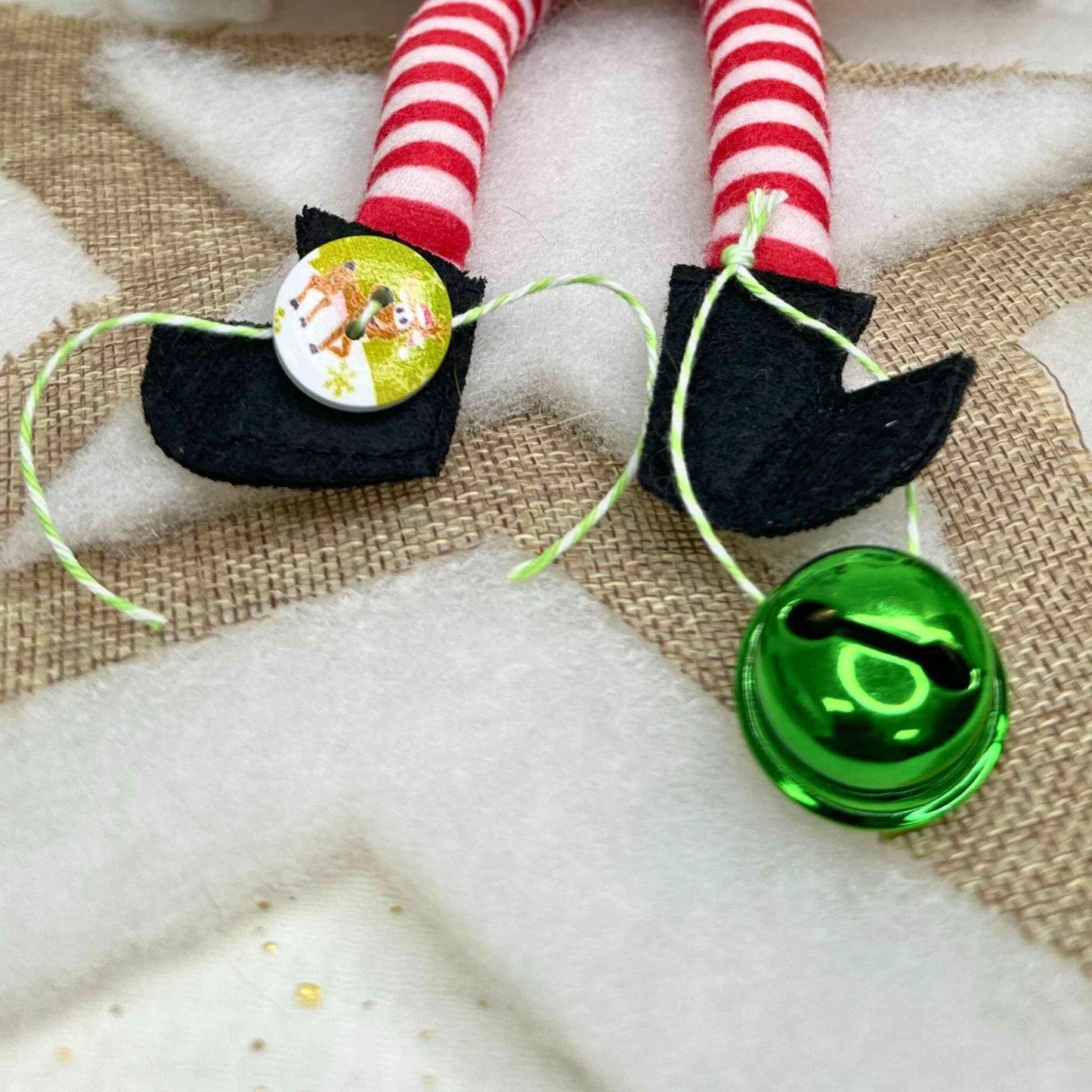 Der verlorene Knopf des Weihnachtsmanns und die Rentierglocke