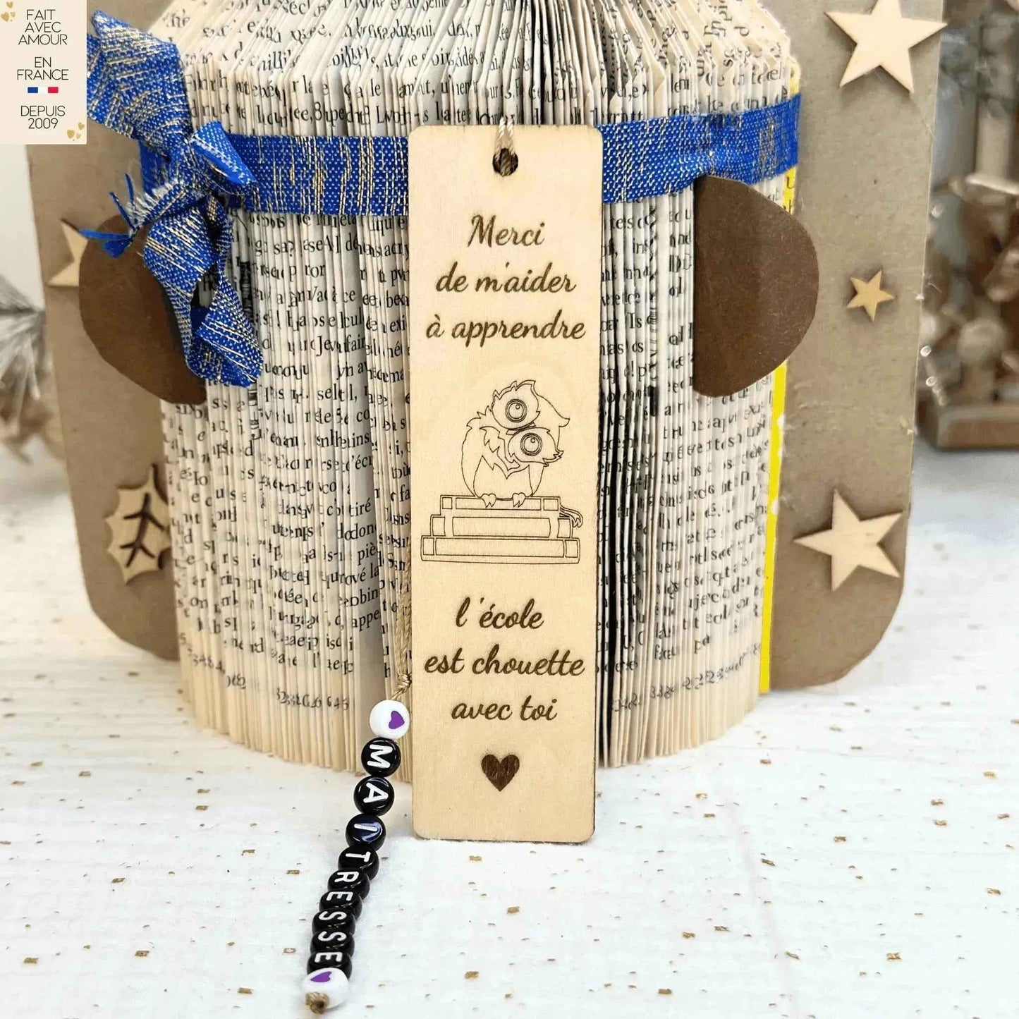 Marque-Page Personnalisé en Bois - Gravure Unique - Perles Lettre et Coeur - Cadeau Français