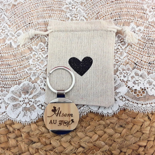 Porte clé en bois gravé personnalisé pour atsem, maîtresse, nounou, aesh, etc.