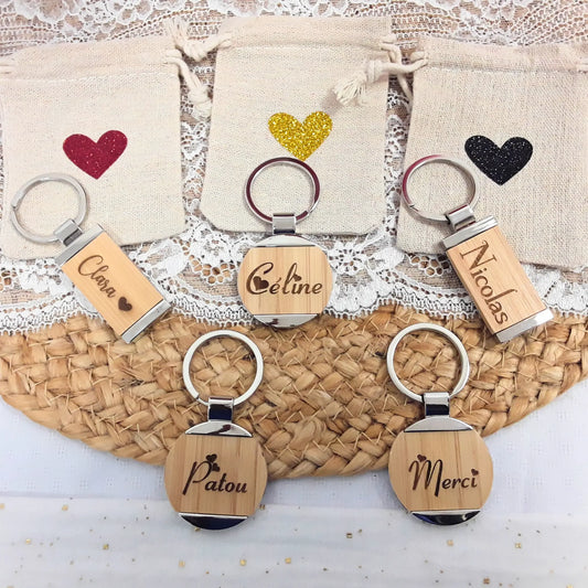 porte-clé bois gravé prénom personnalisé.