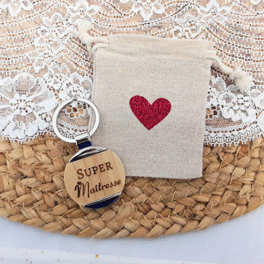 Gravure laser sur bois porte-clef France.