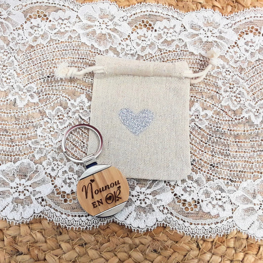 Porte clé voiture original en bois personnalisé.