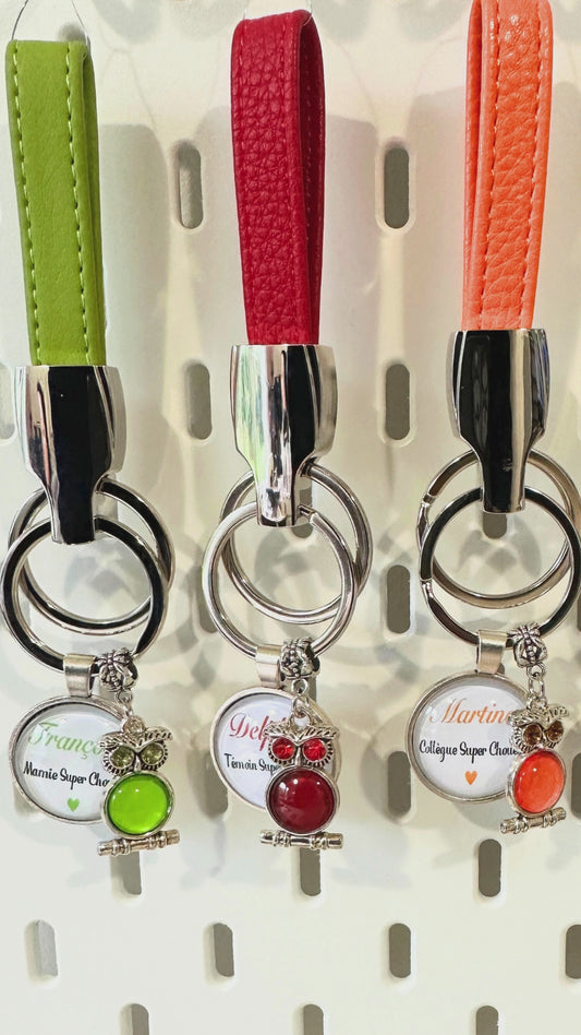 Porte-clés Personnalisé en Simili Cuir - Idée Cadeau pour Amie, Marraine, Famille - Couleur et Message au choix