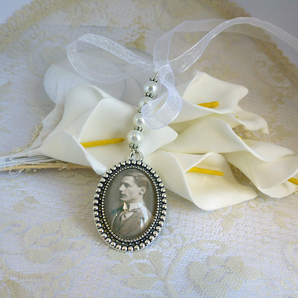 Medallion for the bridal bouquet, customizable with color or black and white photo, pearl and ribbon, for bouquet of dried flowers
