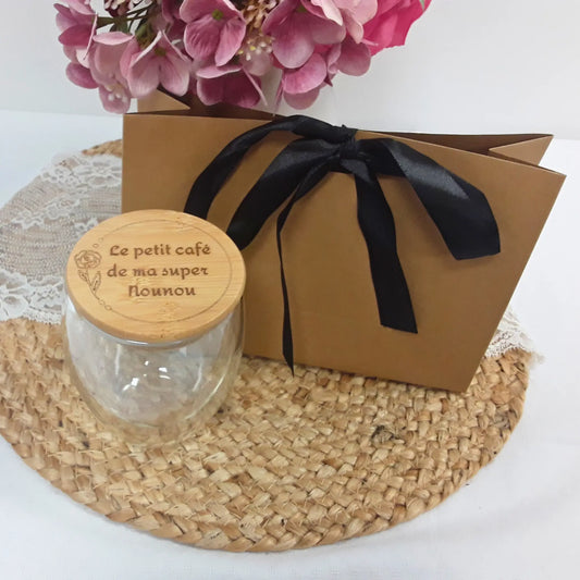 Tasse double paroi personnalisée avec couvercle.