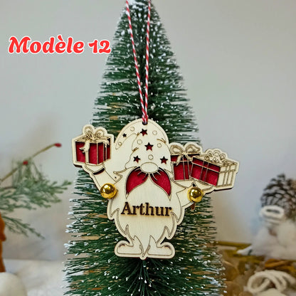 Décoration de Noël couple personnalisée – Ornement gnome en bois gravé – Cadeau romantique
