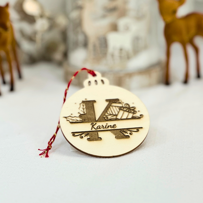 Boule de Noël gravée prénom unique cadeau de fin d’année.