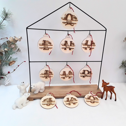 Boule de Noël personnalisée en bois - Initiale et Prénom - Cadeau artisanal gravé au laser