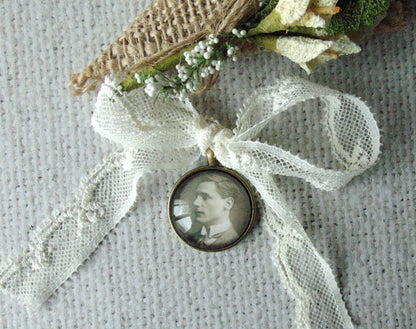 Médaillon bouquet mariée, bijou hommage mariage, photo personnalisable, bijou souvenir, cadeau pour la mariée, mariage émotion, bijoux