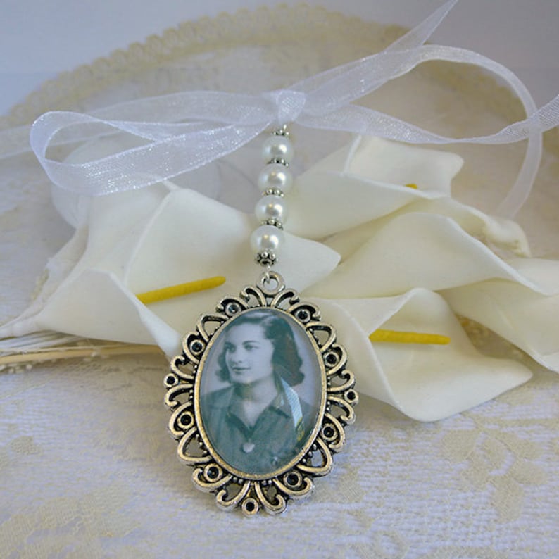 Medallion for bridal bouquet, customizable with photo and text, tribute jewelry, emotional jewelry, tribute to a loved one, wedding souvenir