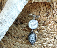 Doppelmedaillon für Brautstrauß, anpassbares Foto und Text, emotionaler Schmuck, Hommage an einen geliebten Menschen, Souvenir, Hochzeitstag