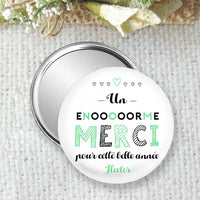 Miroir de poche, badge ou magnet personnalisé 75mm, idée cadeau de dernière minute, livré rapidement partout en France, idéal pour le budget