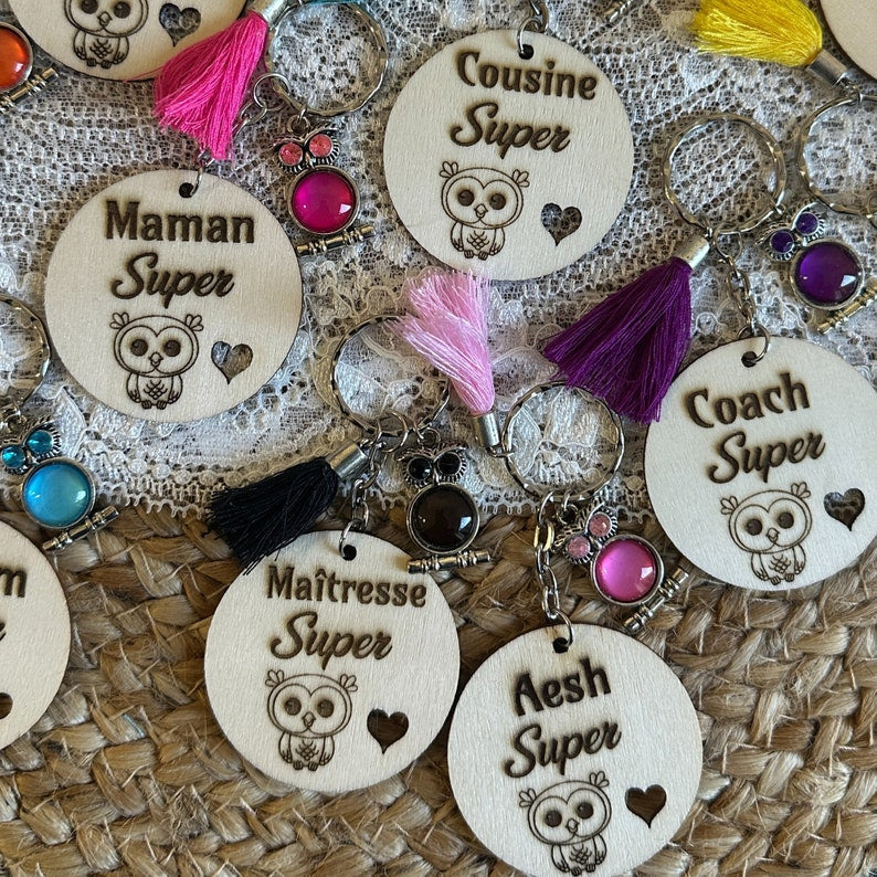 Personalized key ring, free gift bag, personalized accessory, colleague gift, engraved wood, owl charm, pearl, pompom