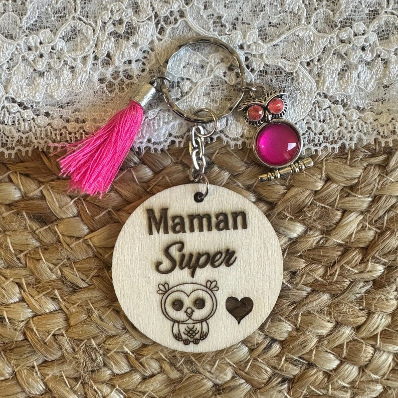 Personalized key ring, free gift bag, accessory for mom, Mother's Day gift, engraved wood, owl charm, pearl, pompom