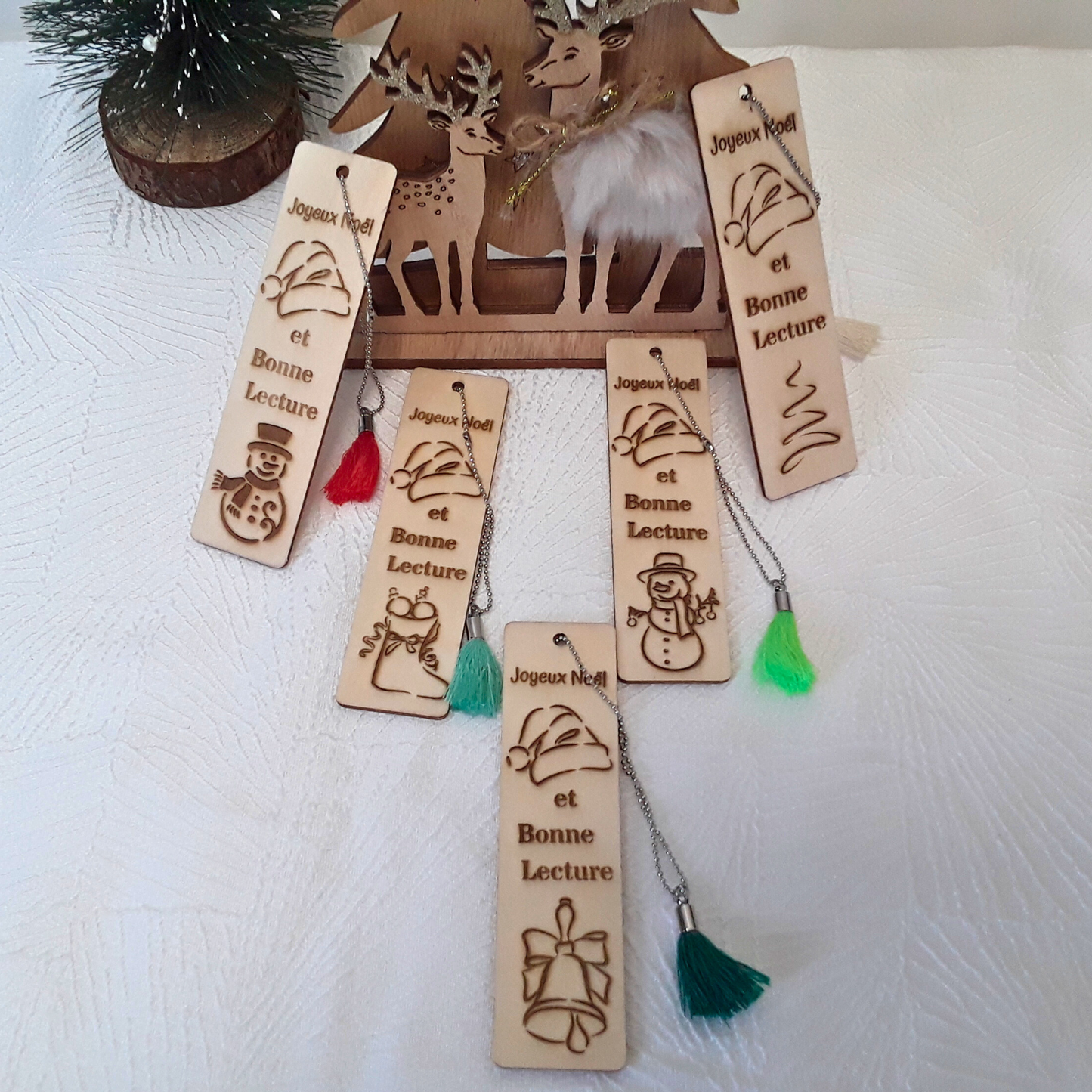 Marque-page Noël bois gravé - Cadeau artisanal personnalisé avec pompon