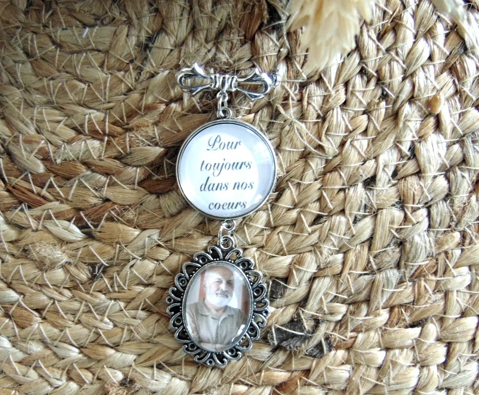 Médaillon double pour hommage lors d’un mariage.
