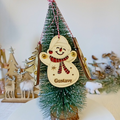 Décoration de Noël couple personnalisée – Ornement gnome en bois gravé – Cadeau romantique