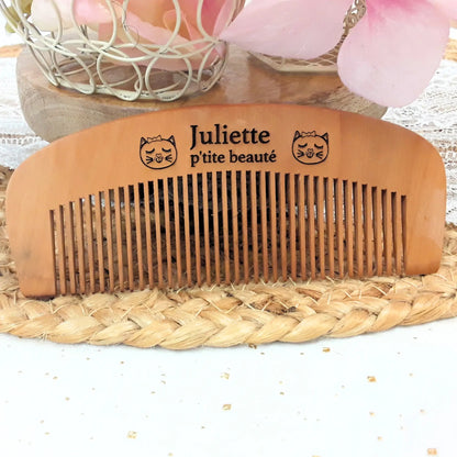 Cadeau cheveux naturel prénom gravé bois.